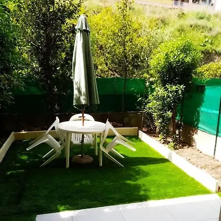 Apartment Menton, Appartement/jardin, Proche Et Centre *